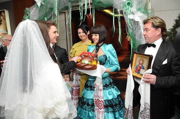 Трогательное поздравление на свадьбу от родителей жениха