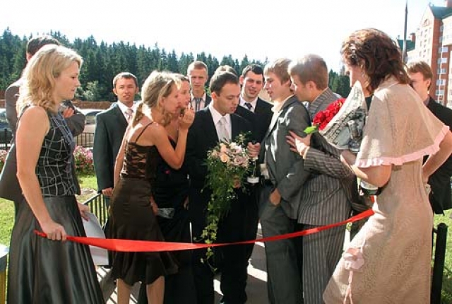 Прикольное поздравление на свадьбу от друзей