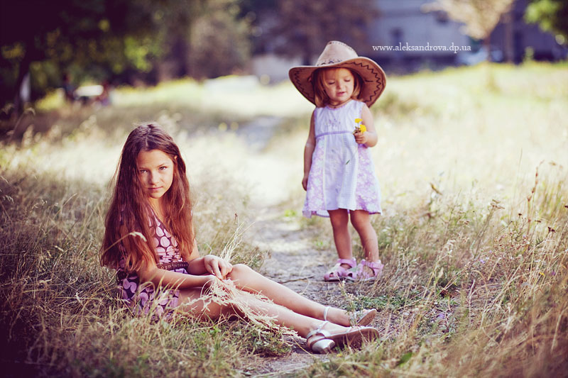 Прикольные статусы про младшую сестру | prikolnye-smeshnye.ru